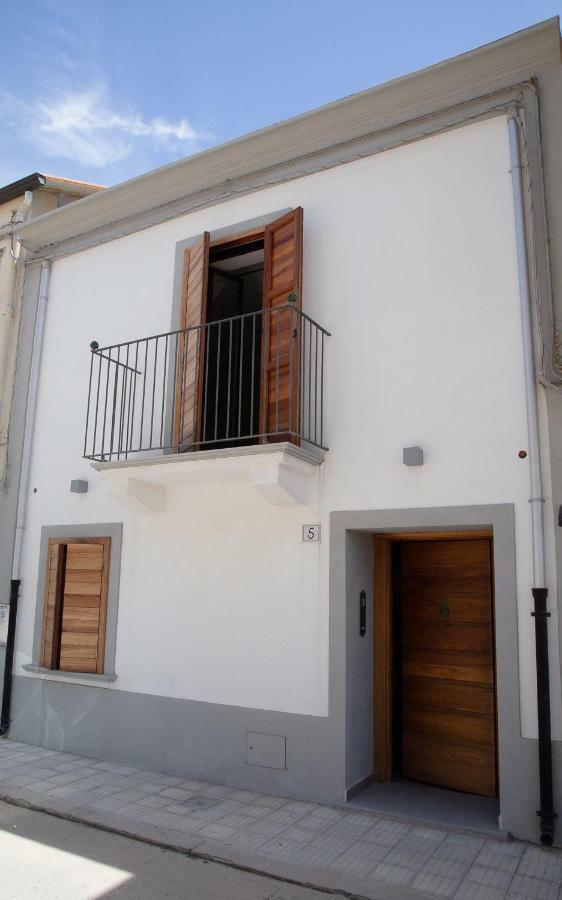 La Casetta - Rooms & Garden San Ferdinando Exterior photo